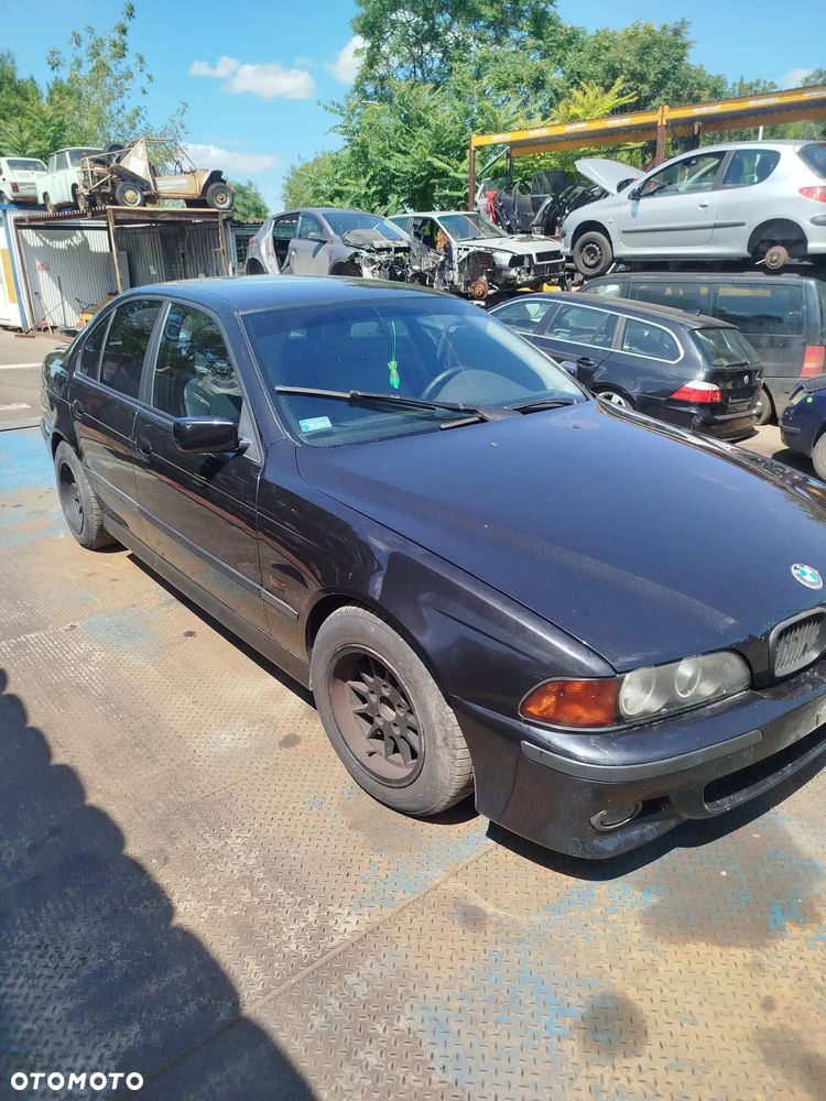 BMW E 39 na części. - 4