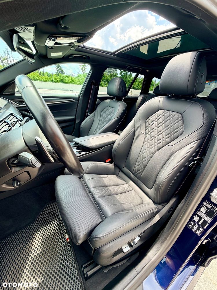 BMW Seria 5 540d xDrive mHEV M Sport sport - 12