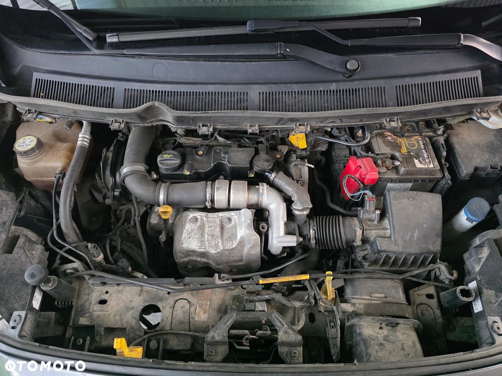 Ford Transit Courier - 10