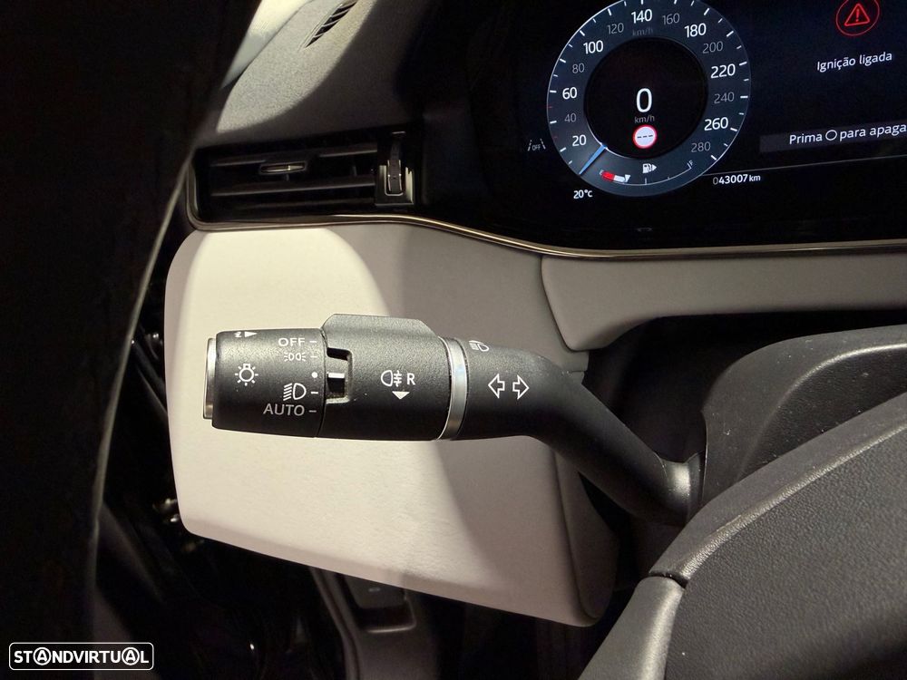 Land Rover Range Rover Evoque P300e R-Dynamic SE - 40
