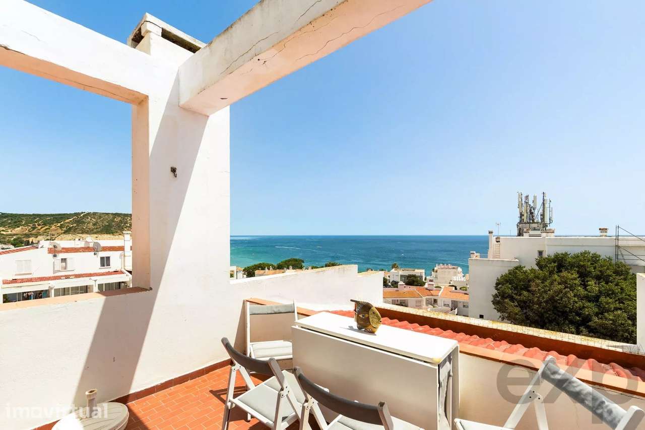 Uma oportunidade rara de viver na Praia da Luz - Grande imagem: 5/36