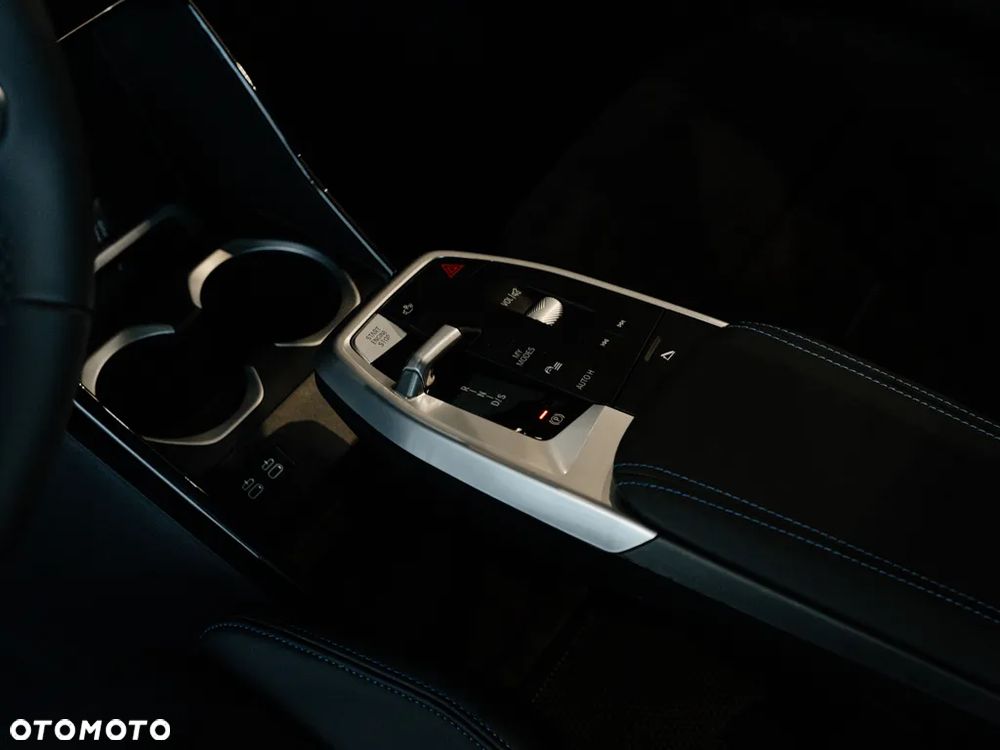 BMW X1 xDrive20d - 12