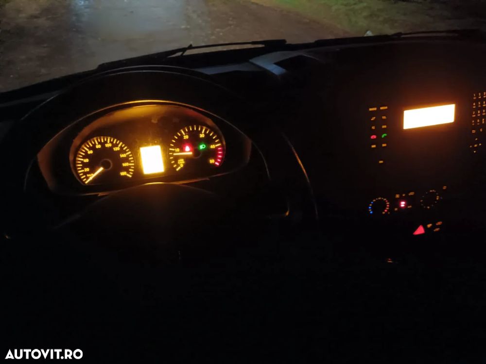 Mercedes-Benz Sprinter - 11