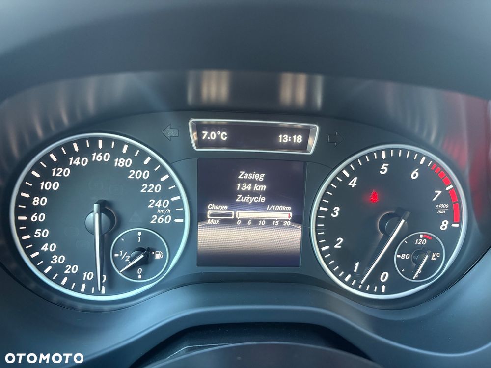 Mercedes-Benz GLA - 26