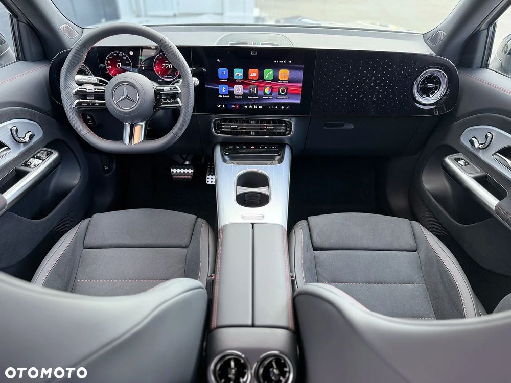 Mercedes-Benz GLB - 10