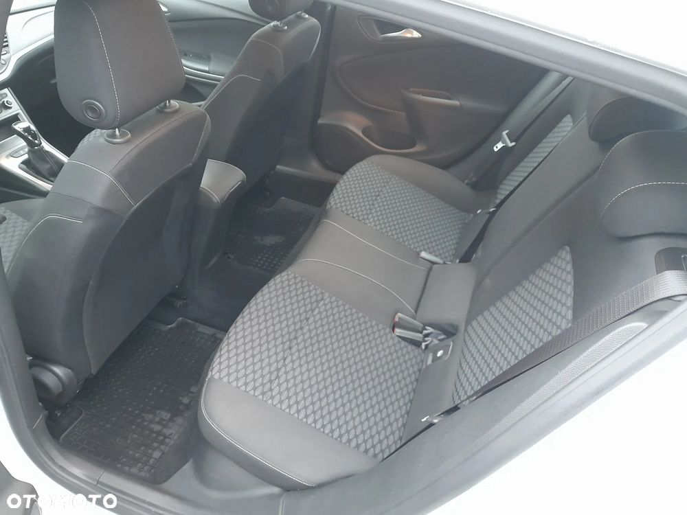 Opel Astra 1.4 T Enjoy - 8