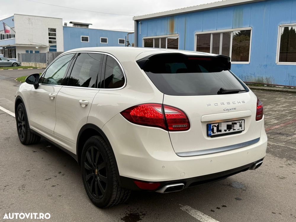 Porsche Cayenne 3.0 L V6 - 5