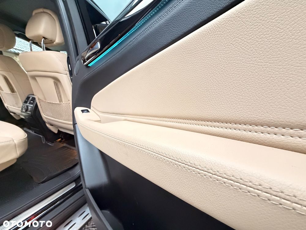 Mercedes-Benz GLS - 21