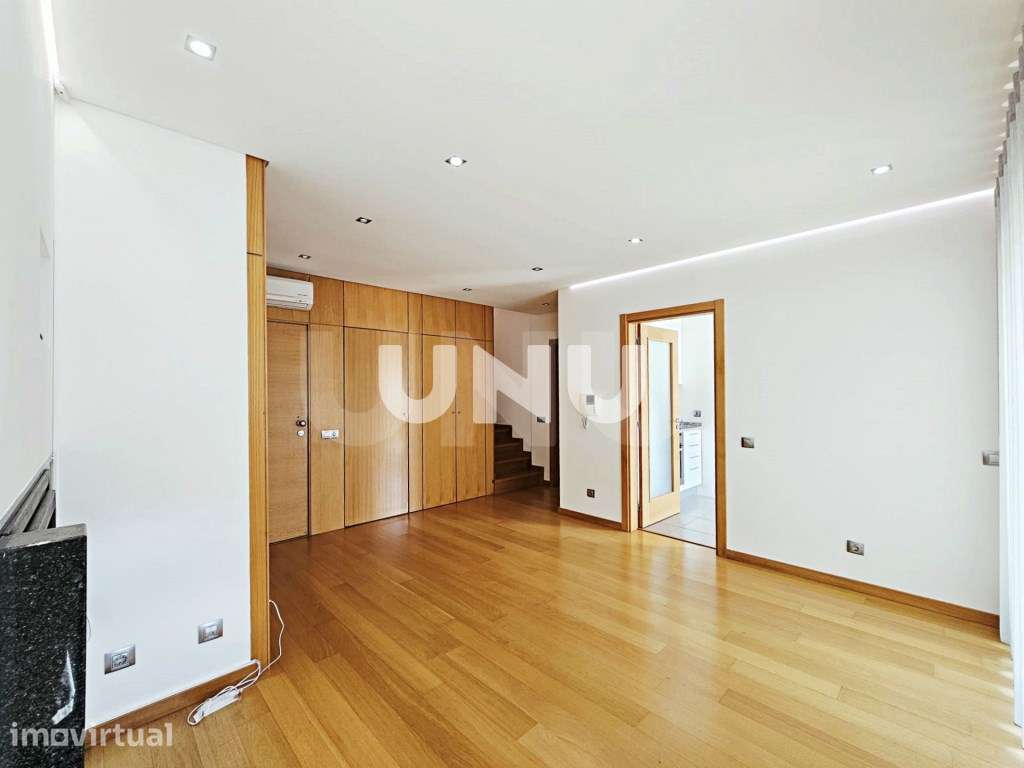 Apartamento T1+1 Duplex - No Centro da Cidade de Viseu - Grande imagem: 4/29