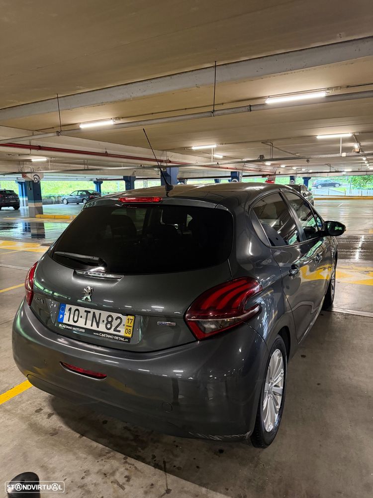 Peugeot 208 1.2 PureTech Style - 5