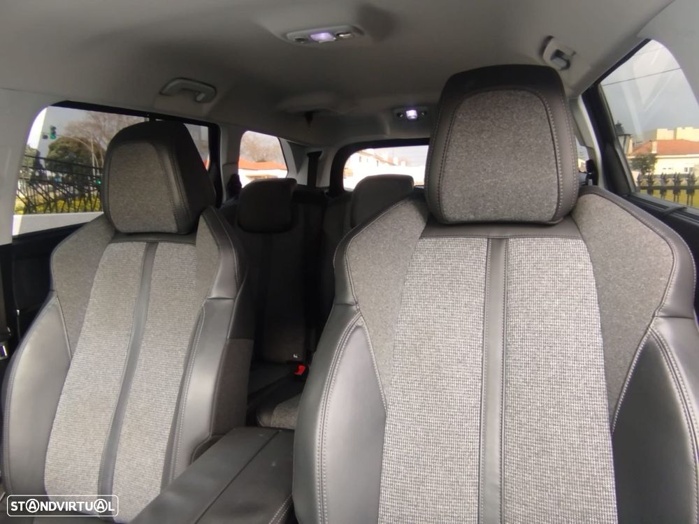 Peugeot 5008 1.2 PureTech Allure Grip Control - 28