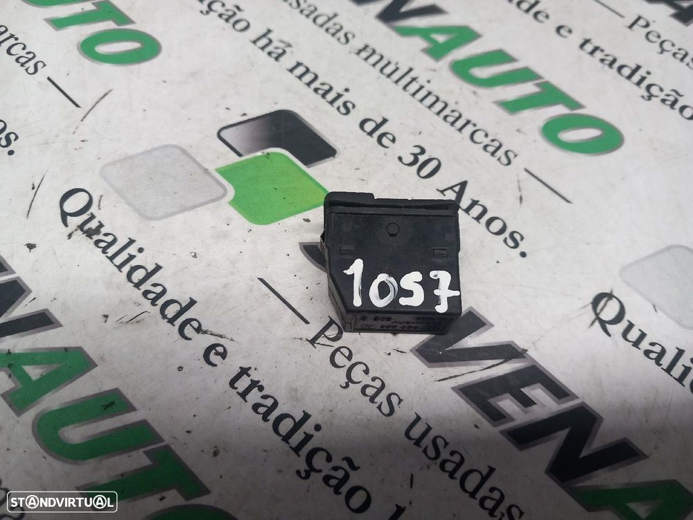 Botão / Botões / Comutador Vidro Esq Volkswagen Passat (315, 3A5) - 2