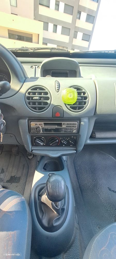 Renault Kangoo 1.4 RT Pampa - 12