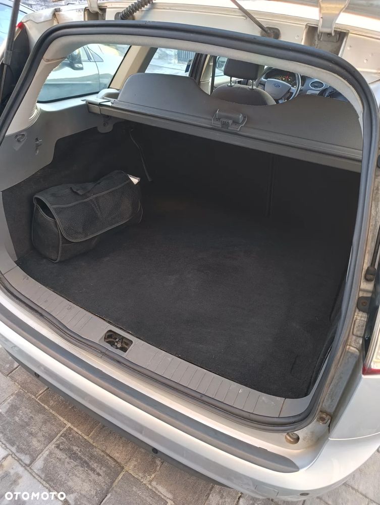 Ford Focus 1.6 TDCi Ambiente - 15