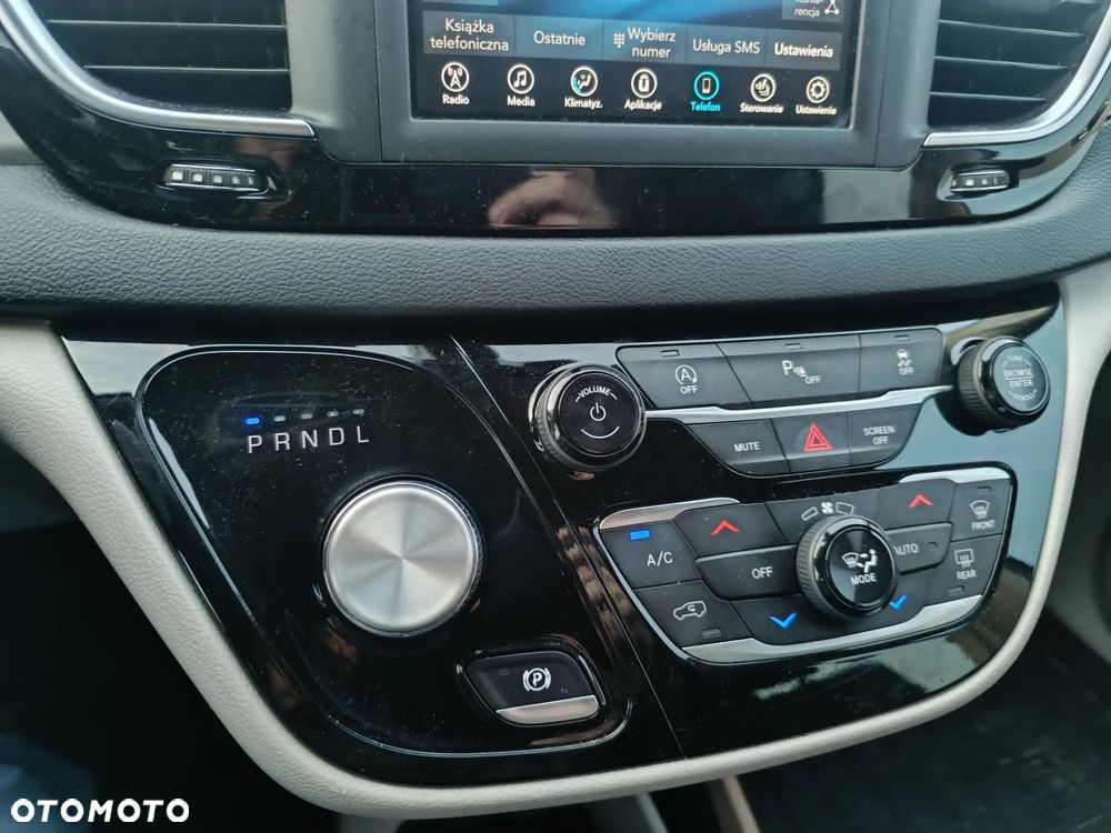 Chrysler Pacifica - 23