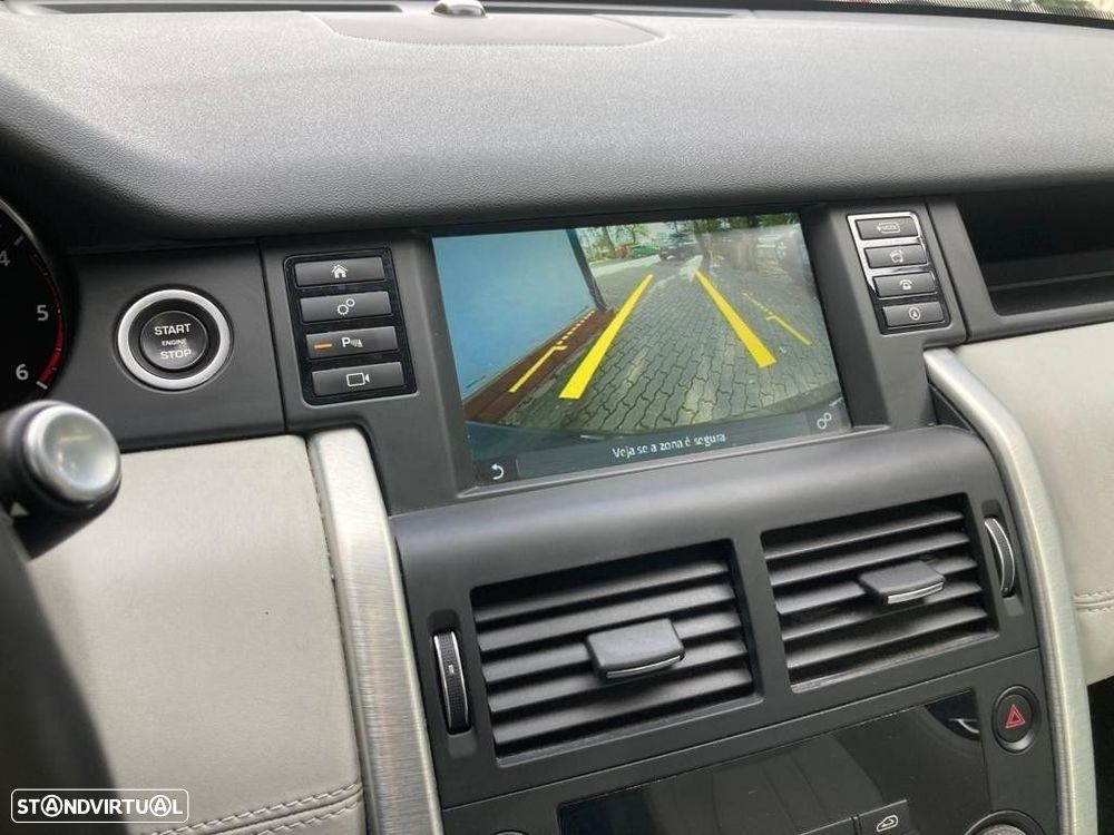 Land Rover Discovery Sport - 11