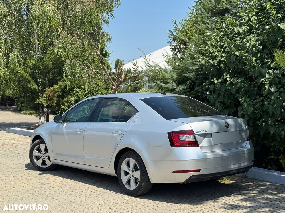 Skoda Octavia 2.0 TDI 150 CP DSG Sportline - 3