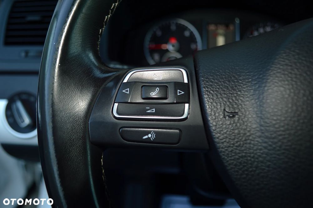 Volkswagen Multivan - 32