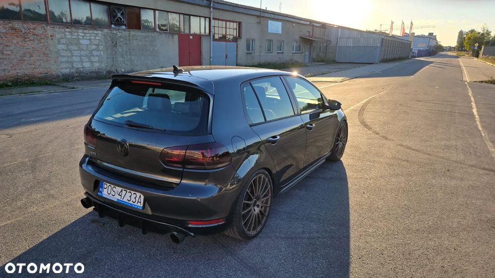 Volkswagen Golf - 2