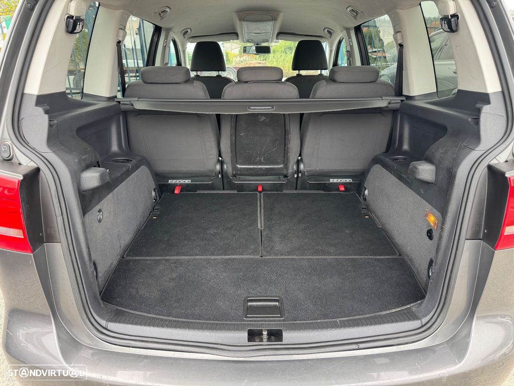 VW Touran 1.6 TDI Blue.Confortline 7L - 40