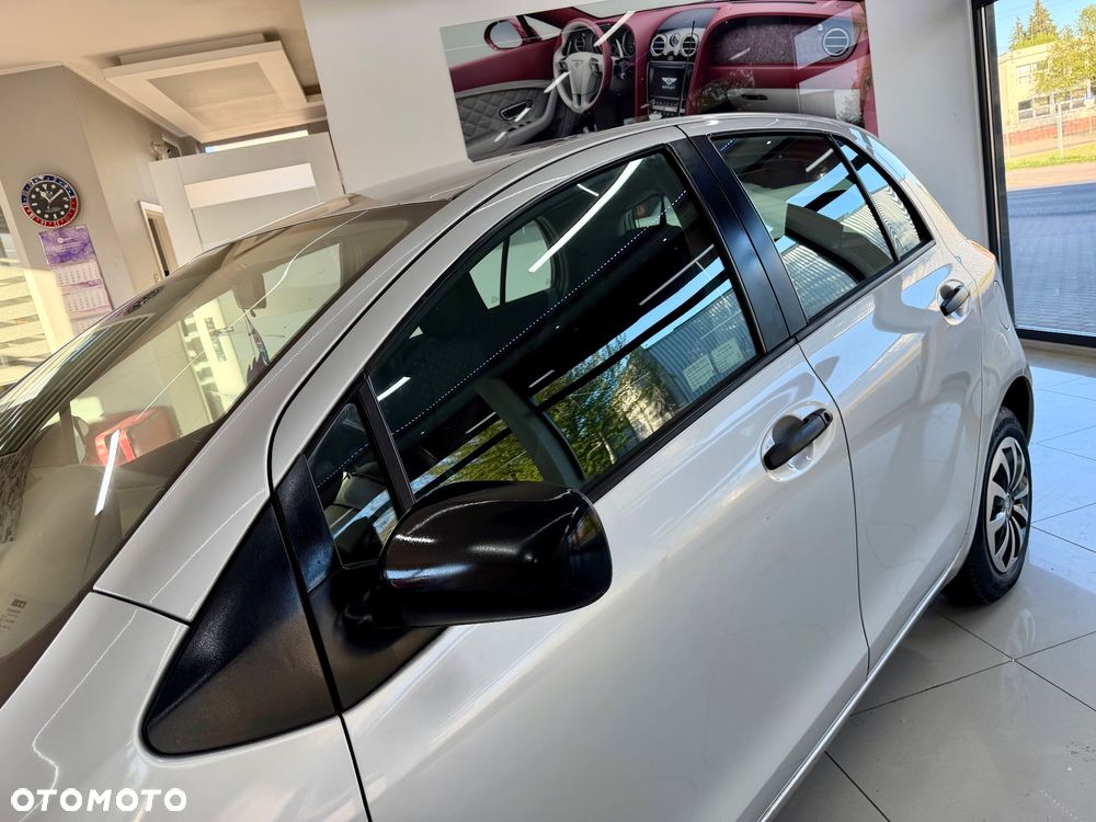 Toyota Yaris 1.0 Luna A/C - 10