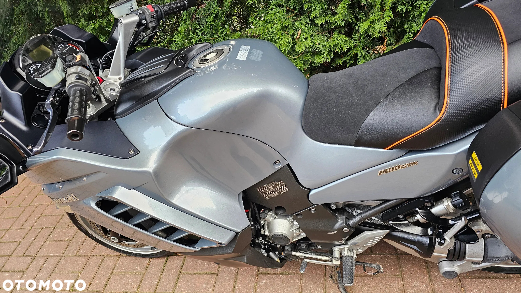 Kawasaki GTR - 18