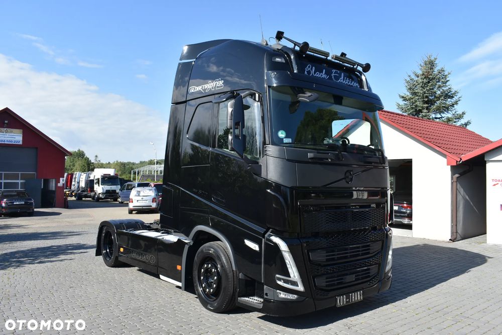 Volvo FH 500 XL MEGA // RETARDER // FULL LED // SKÓRY // XENON // TV // FULL AIR // BLACK EDITION // TRĄBY HADLEY // ORUROWANIE - 9