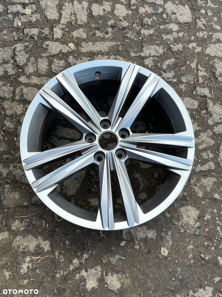 Felga VW T-Cross 6,5J x 17 ET 39 2GM601025G 1szt - 1