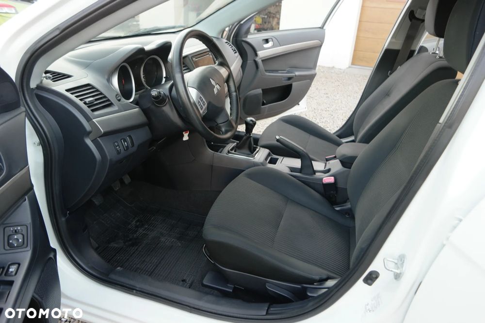 Mitsubishi Lancer - 18
