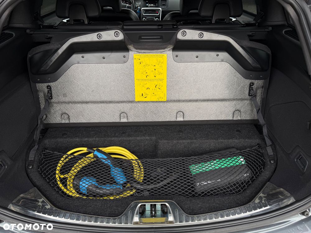 Volvo V60 D5 AWD Momentum - 34