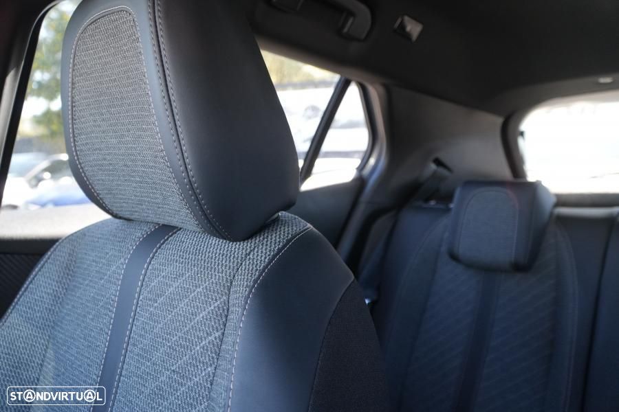 Peugeot 2008 PureTech 130 EAT8 Allure Pack - 13