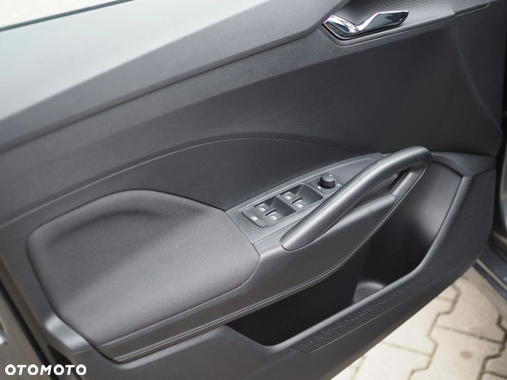 Skoda Fabia 1.0 TSI Drive DSG - 9