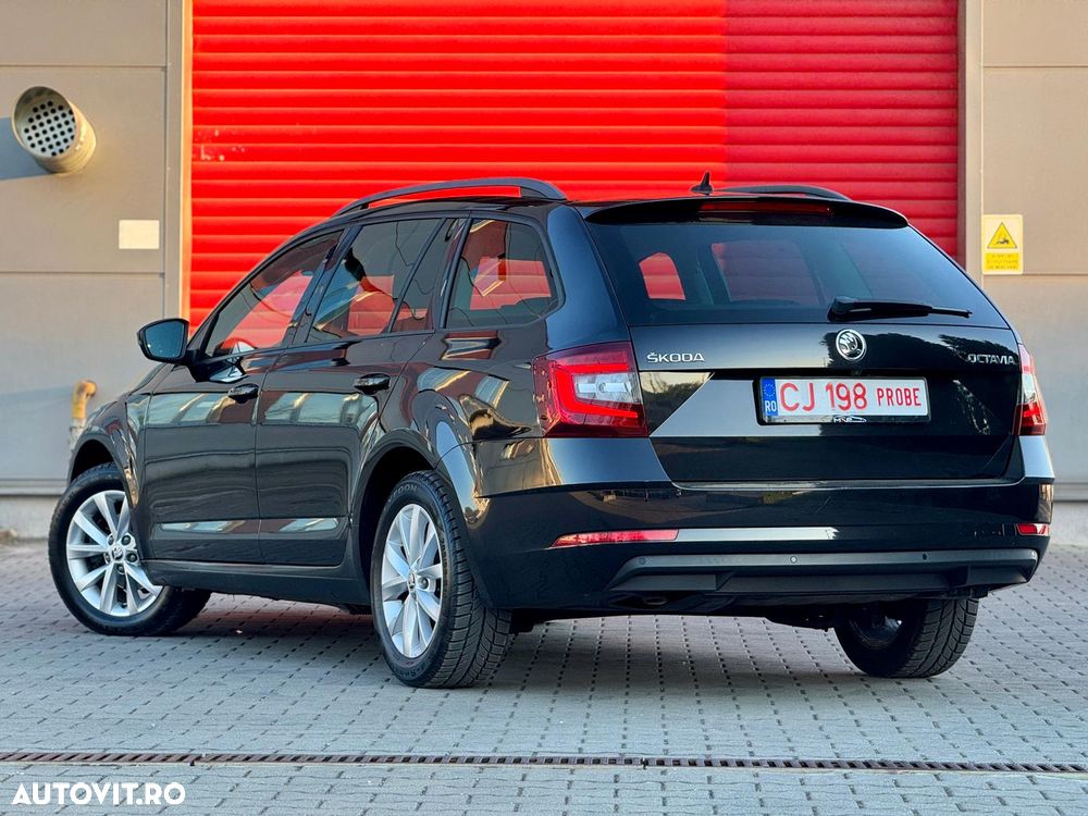 Skoda Octavia 1.6 TDI DSG Style - 4