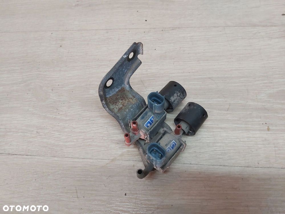 Toyota RAV4 I 2,0 3s-fe zawór czujnik podciśnienia kruciec - 2