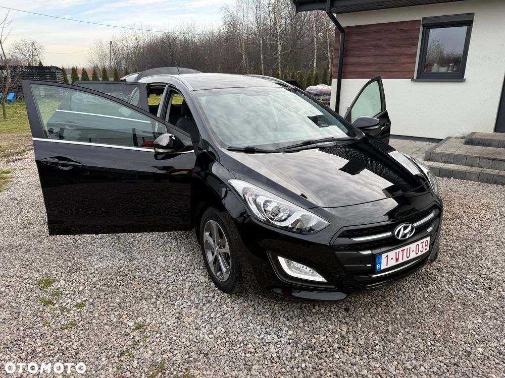 Hyundai i30 blue Kombi 1.6 GDi Passion - 20