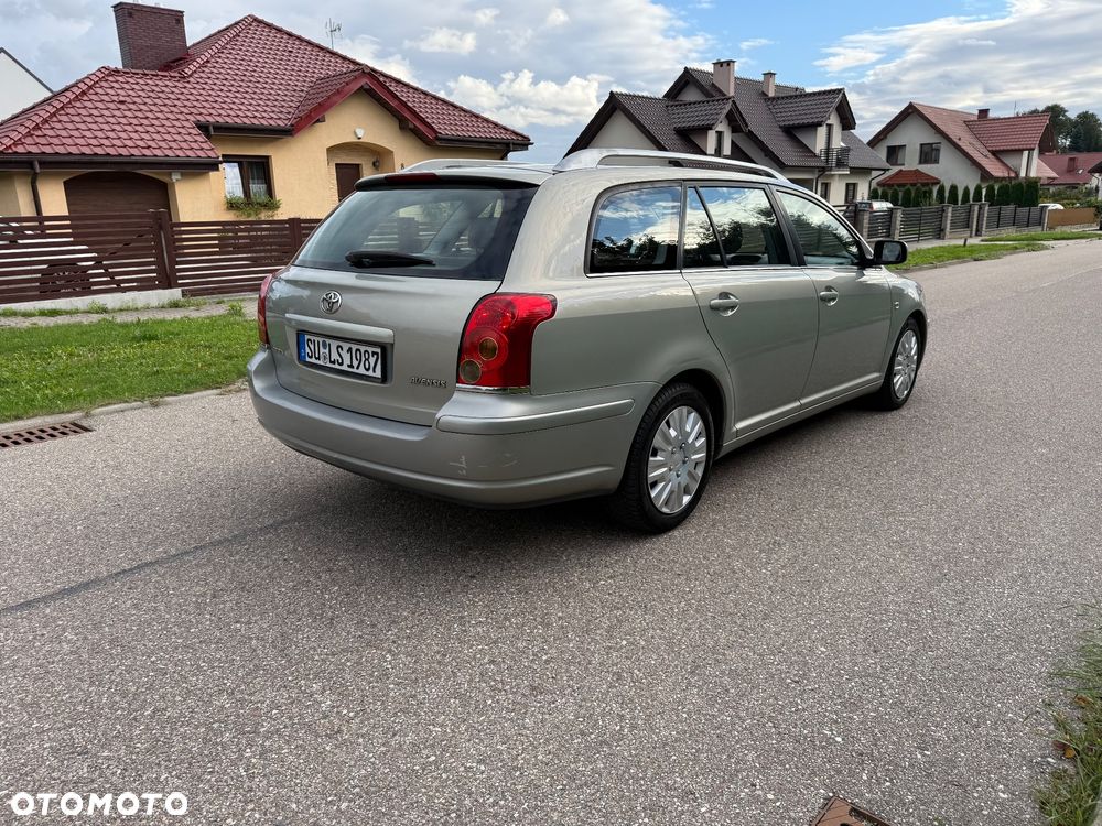 Toyota Avensis - 6