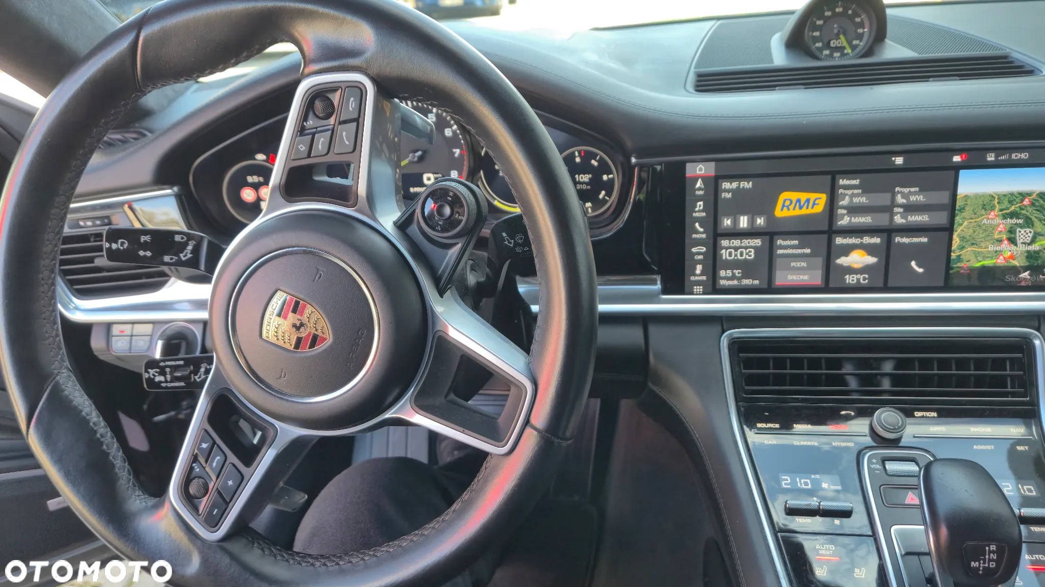 Porsche Panamera 4 E-Hybrid 10 Years Edition - 9