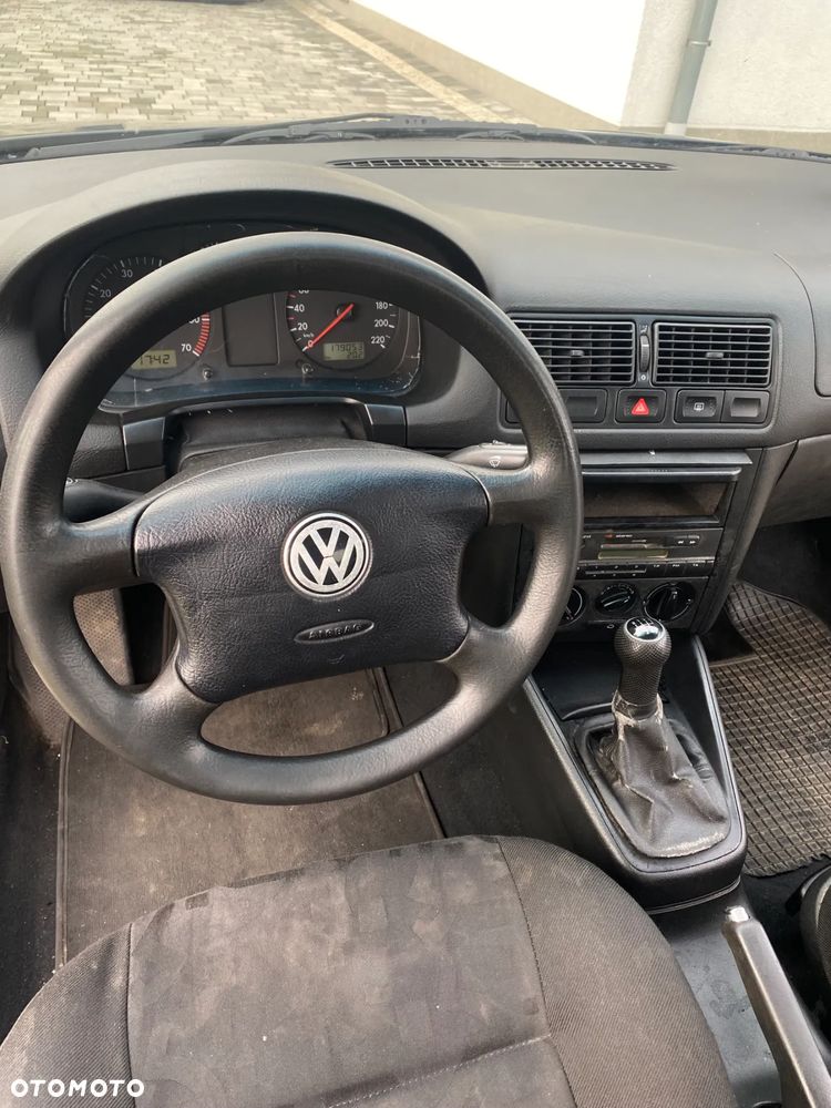 Volkswagen Golf 1.4 Basis - 2