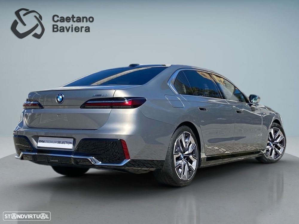 BMW i7 xDrive60 Pack Desportivo M — fotografia 2