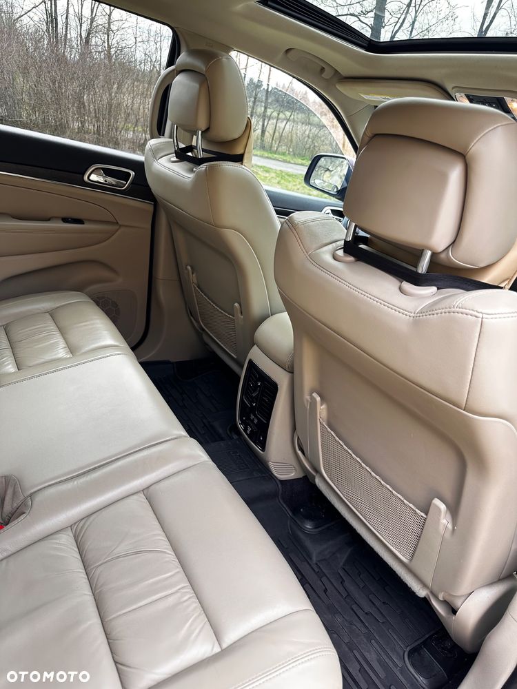 Jeep Grand Cherokee - 14
