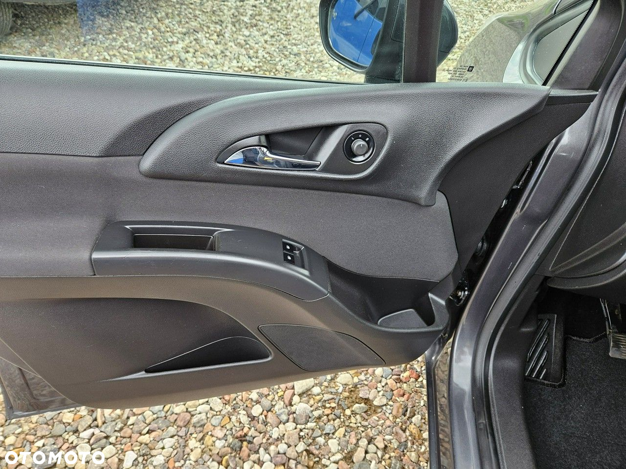 Opel Meriva - 17