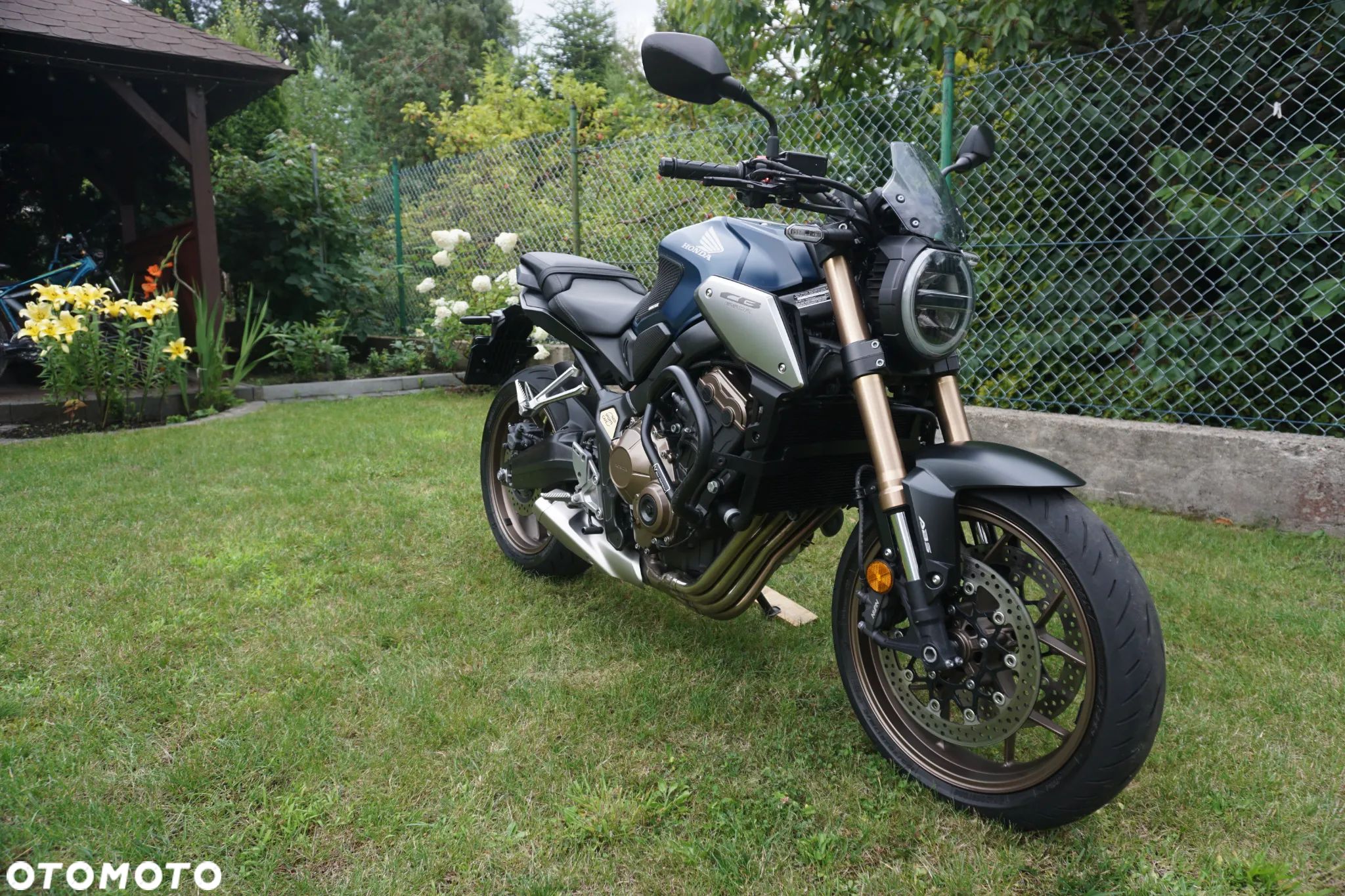 Honda CB - 1