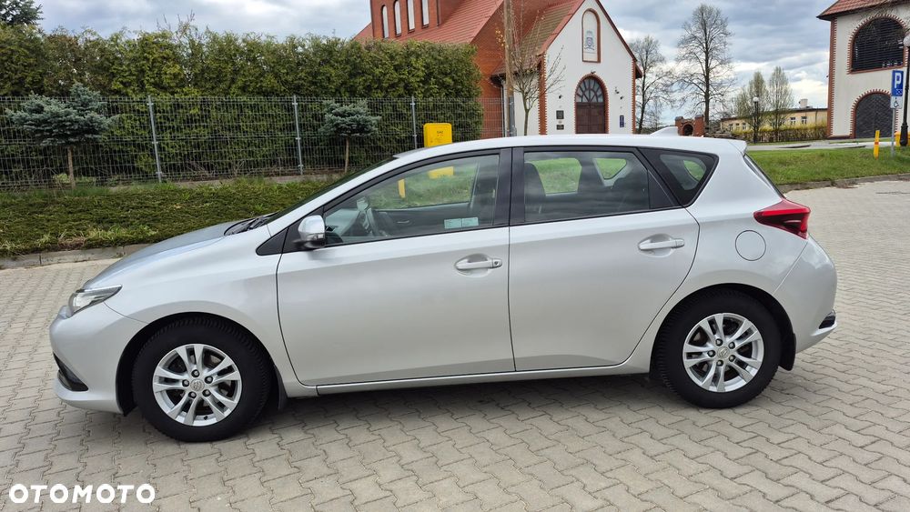 Toyota Auris - 16