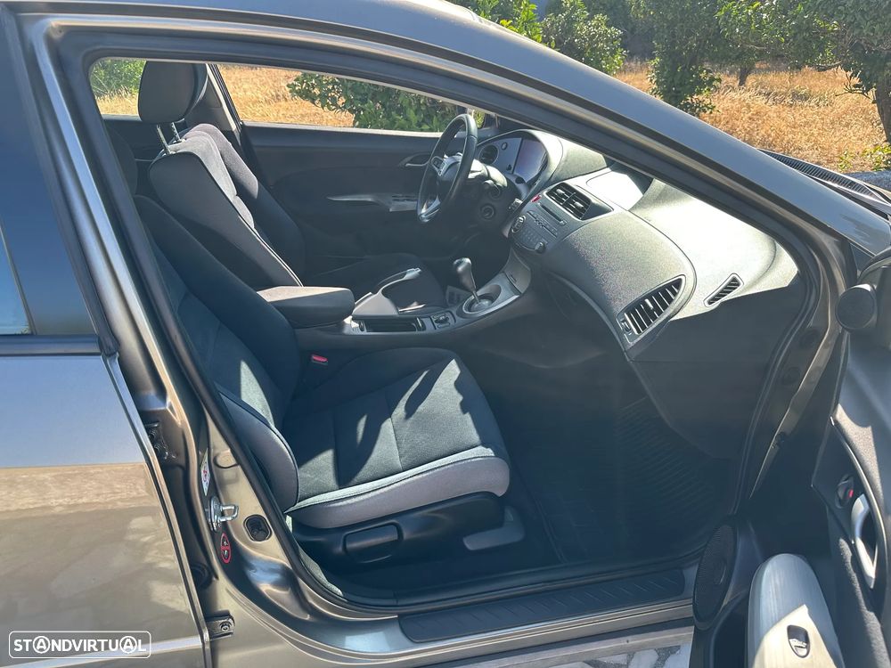 Honda Civic 1.4 Comfort - 29