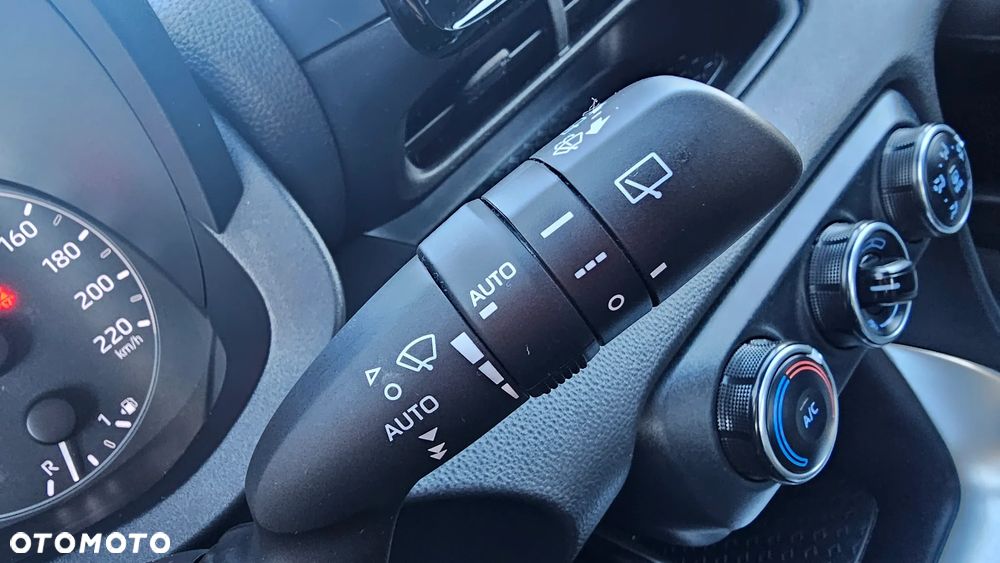 Toyota Yaris 1.5 Comfort - 15