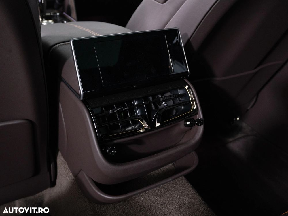 Bentley Flying Spur V8 PHEV - 21