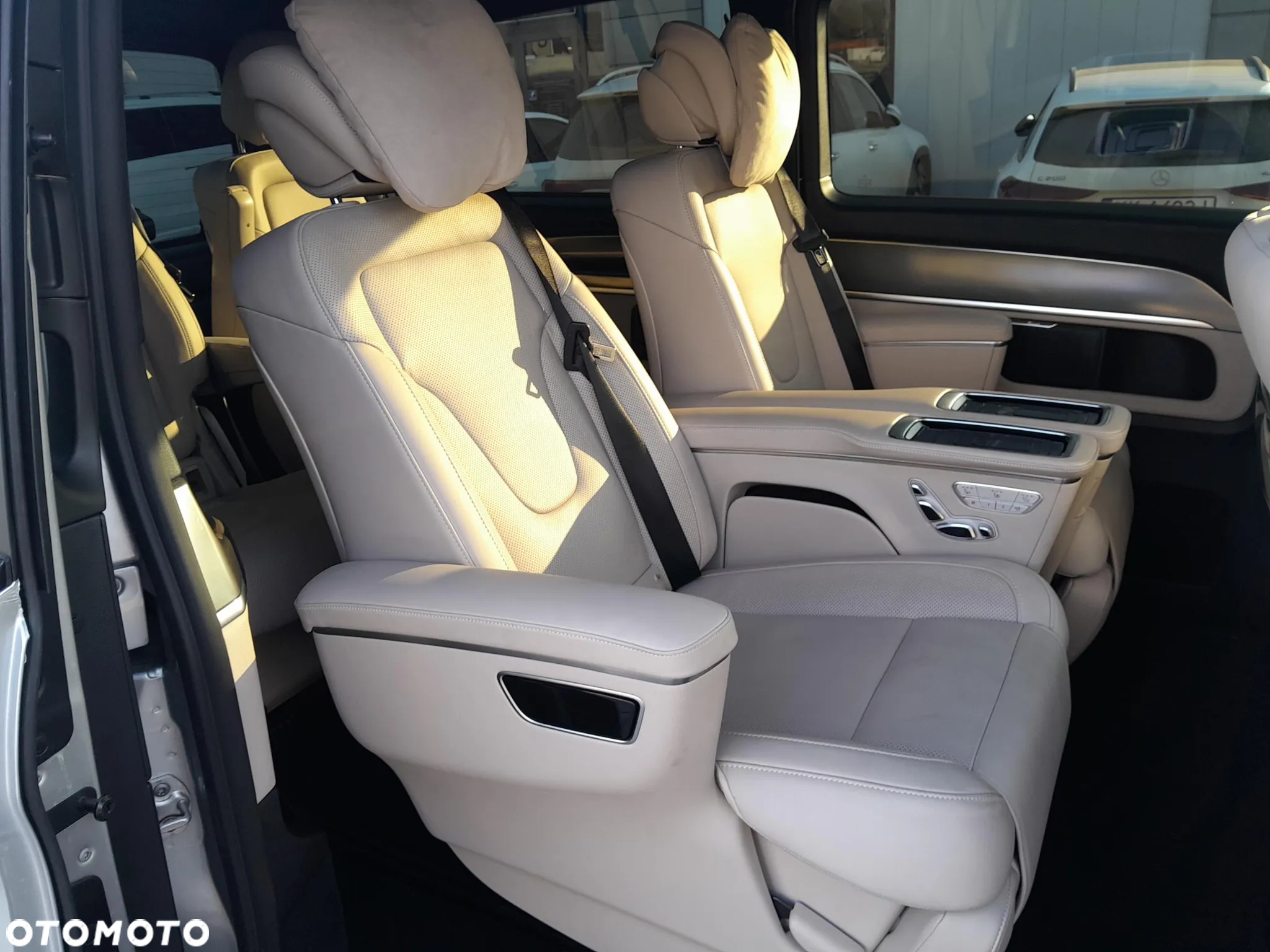 Mercedes-Benz Klasa V 300 d Exclusive 9G-Tronic (d³ugi) - 17