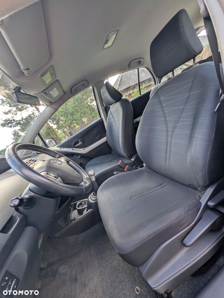 Toyota Yaris - 7