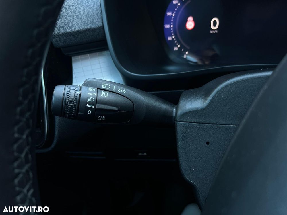 Volvo XC 40 B3 AT FWD MHEV Core - 29