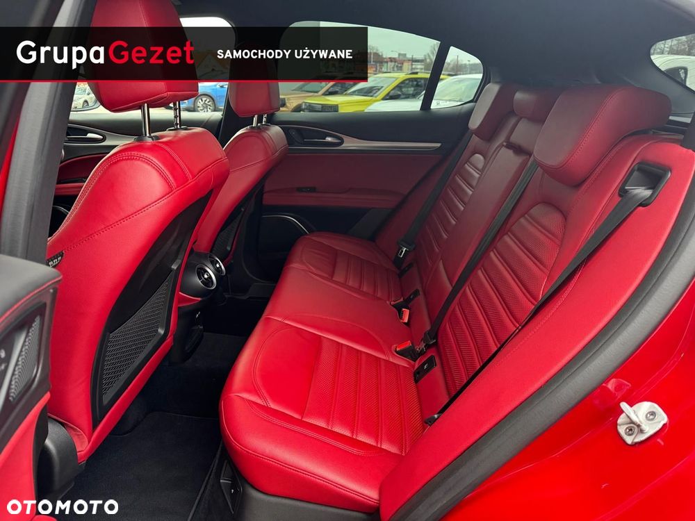 Alfa Romeo Stelvio - 12